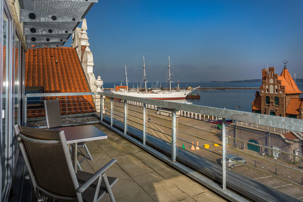 Hiddenseer Hotel Stralsund Ngoại thất bức ảnh