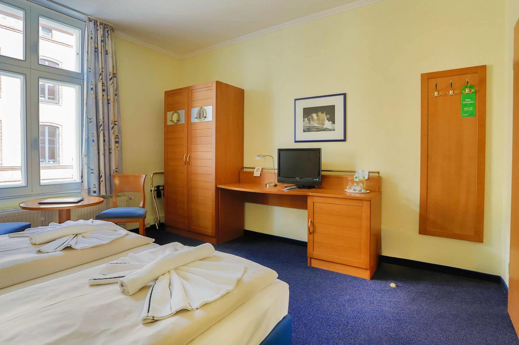 Hiddenseer Hotel Stralsund Ngoại thất bức ảnh